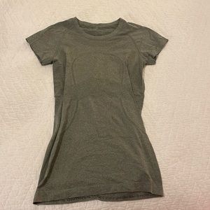 Lululemon Swiftly Tech Short-Sleeve Shirt 2.0 in green